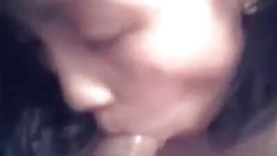 Szalona masturbacja na drzewie młodej brunetki Kristy sex video mamuski Black